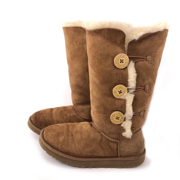 UGG Bailey Button Triplet Sheepskin Winter Boots 7 - Picture 2 of 12